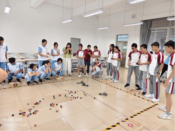 打响资源保卫战，解锁科技闯关新技能 ——记2025年广州市中小学生科技夏令营《资源保卫大作战》课程